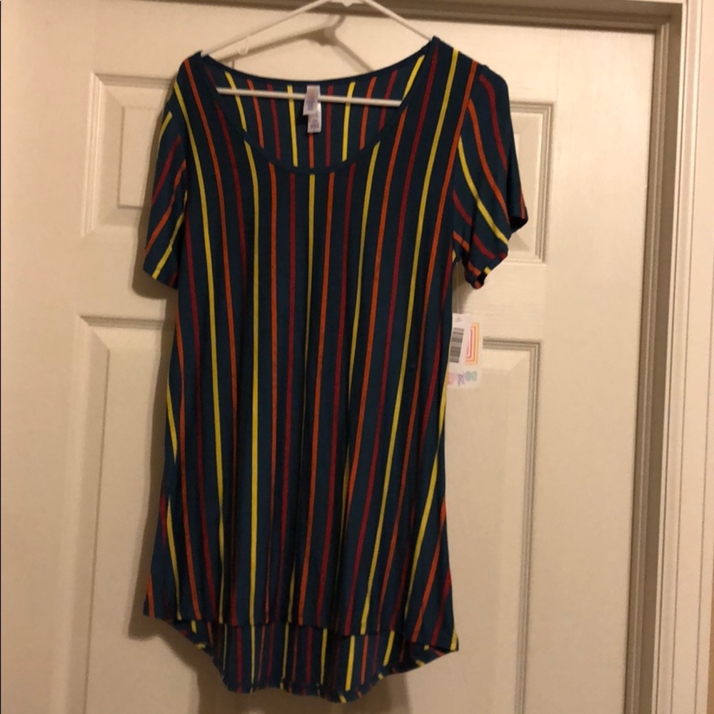New classic tee with Lularoe